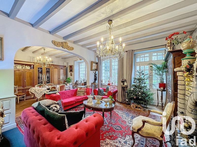 Maison - 320 m² - 8 pièces