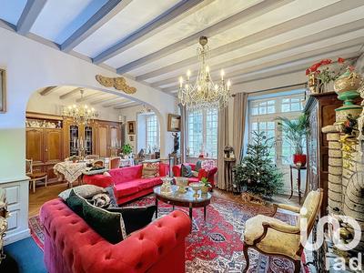 Maison - 320 m² - 8 pièces