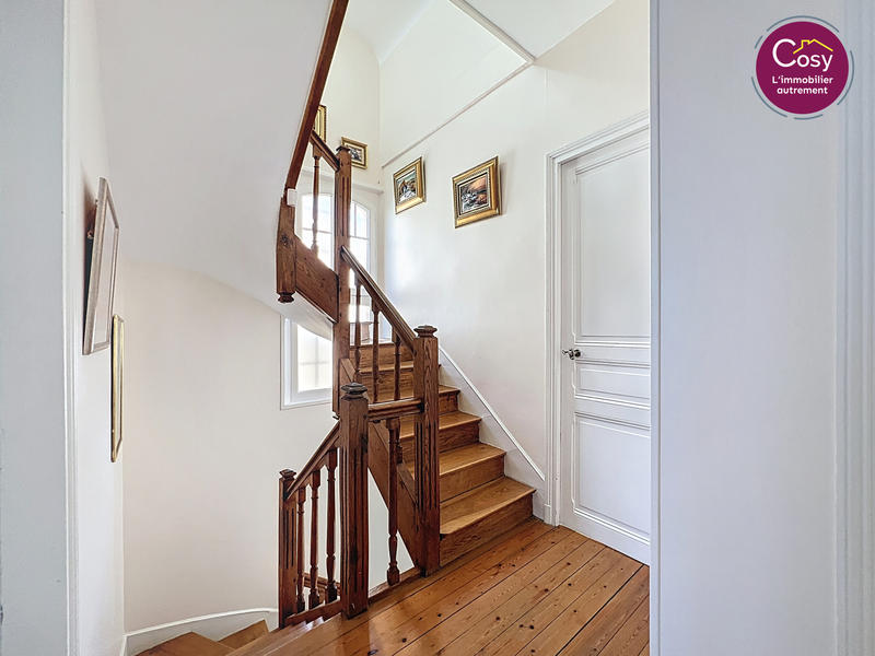 Propriété - 172 m² - 10 pièces