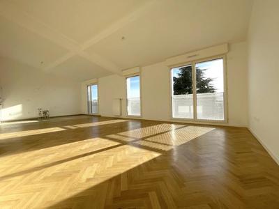 Appartement - 119 m² - 5 pièces