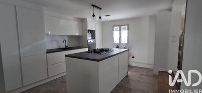 Maison - 186 m² - 8 pièces