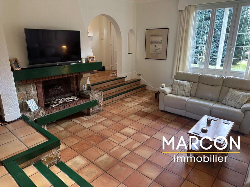 Propriété - 174 m² - 11 pièces