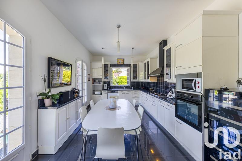 Maison - 264 m² - 8 pièces