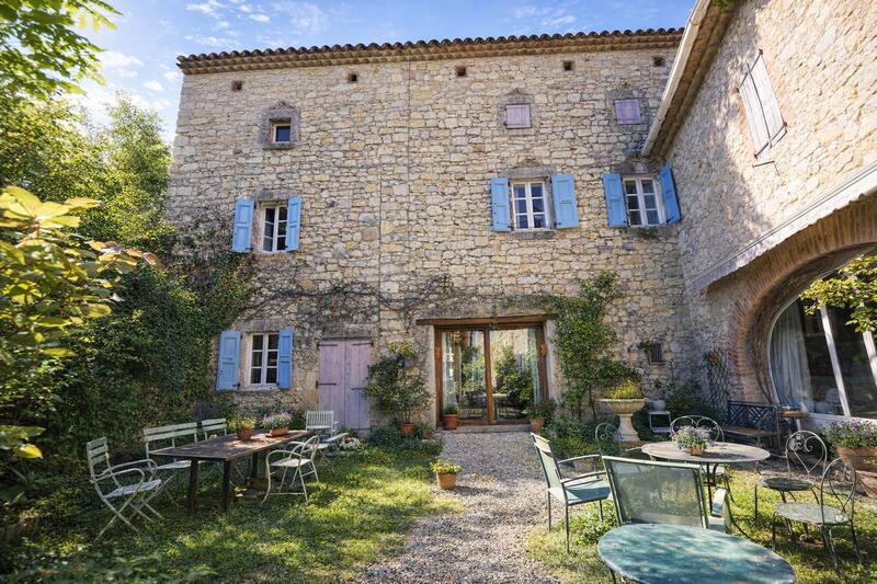 Mas - 208 m² - 6 pièces