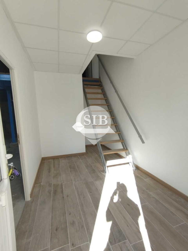 Local commercial - 200 m²