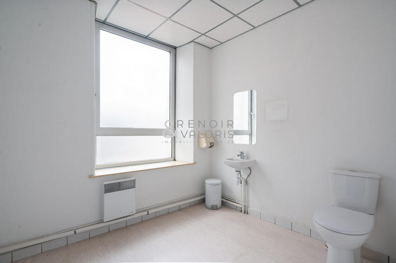 Bureau - 235 m² - 10 pièces