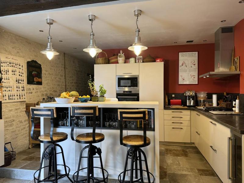 Maison - 410 m² - 16 pièces