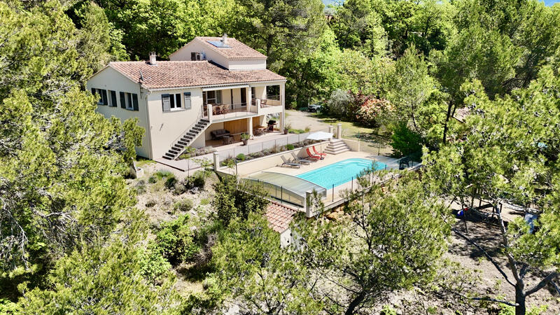 Villa - 153 m² - 7 pièces