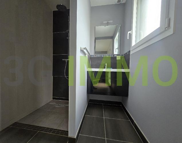 Maison contemporaine - 202 m² - 5 pièces