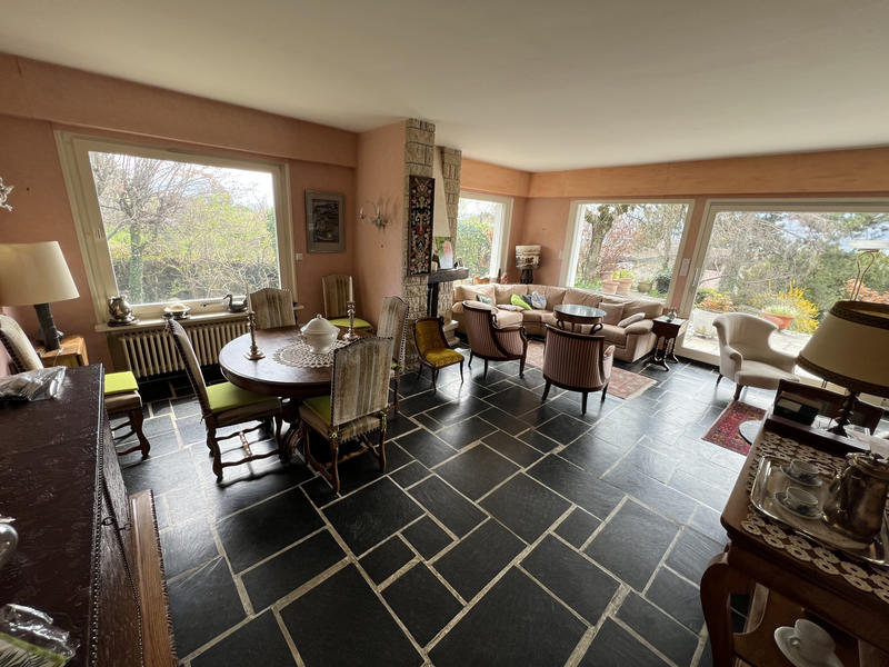 Maison - 268 m² - 6 pièces