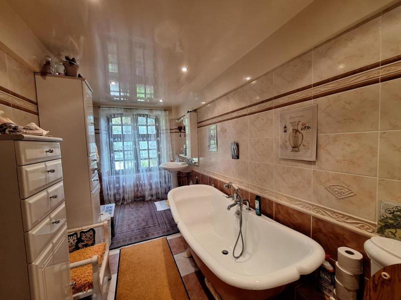 Propriété - 277 m² - 9 pièces