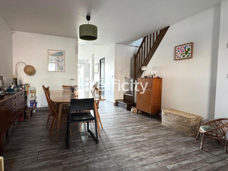 Maison - 144 m² - 5 pièces