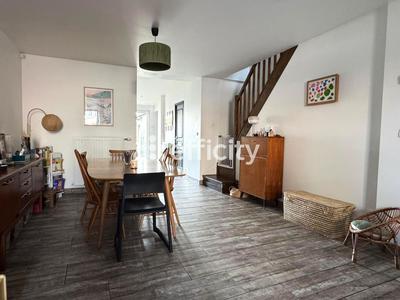 Maison - 144 m² - 5 pièces