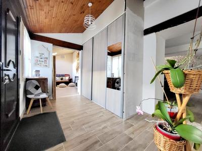 Maison - 186 m² - 8 pièces