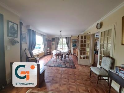 Maison - 203 m² - 7 pièces