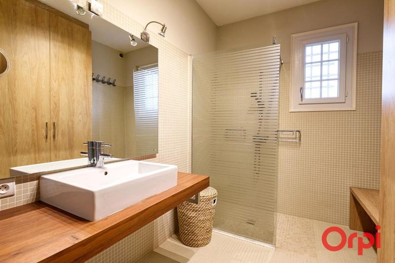 Maison - 185 m² - 8 pièces