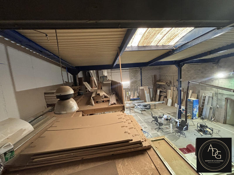 Local d'activités - 250 m²