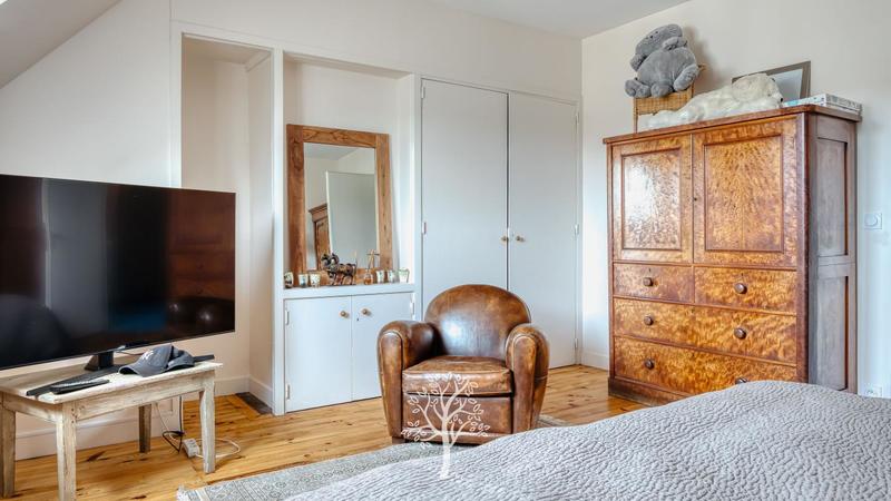 Maison - 270 m² - 8 pièces