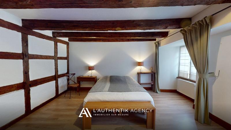 Maison - 636 m² - 12 pièces