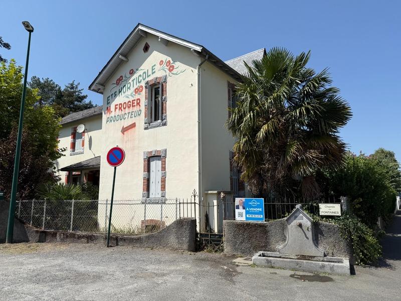 Maison - 185 m² - 10 pièces