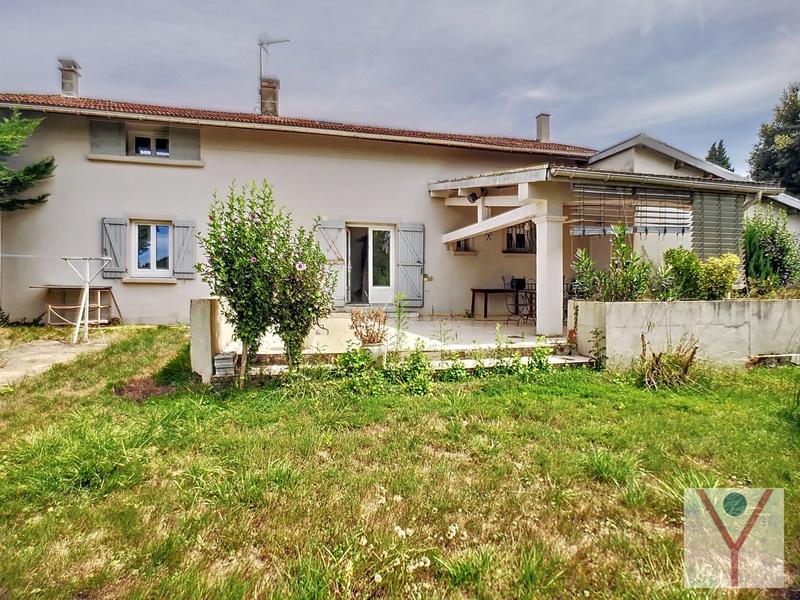 Maison traditionnelle - 148 m² - 6 pièces