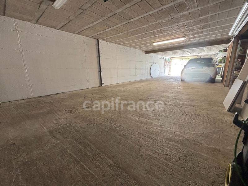 Villa - 233 m² - 6 pièces