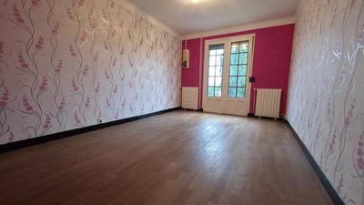 Maison - 91 m² - 8 pièces