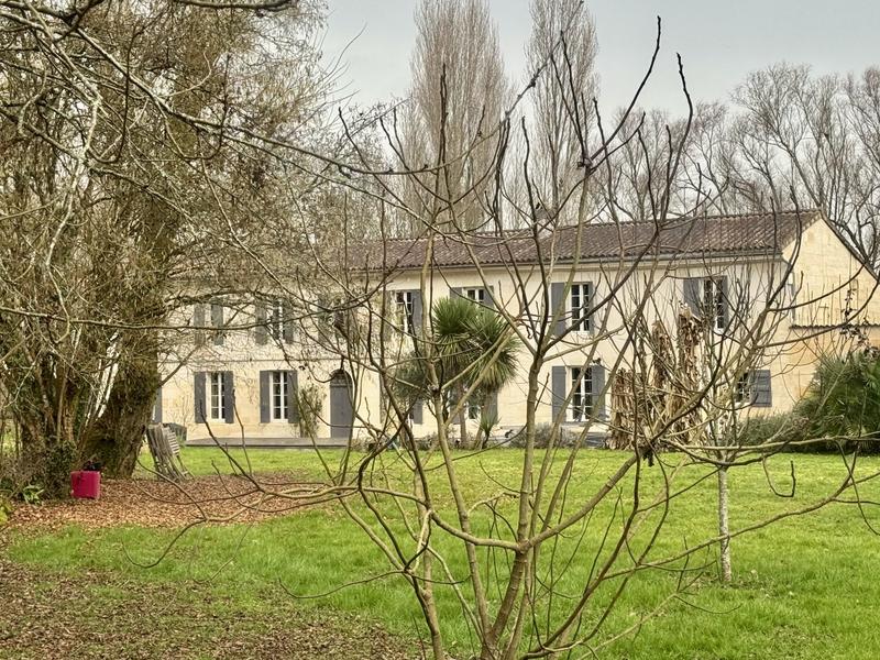 Château - 550 m² - 14 pièces