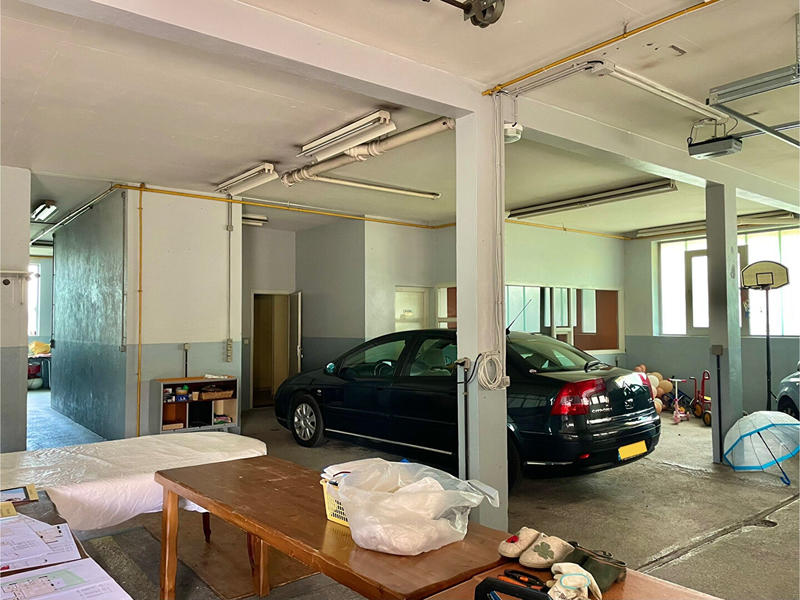 Loft - 130 m² - 4 pièces