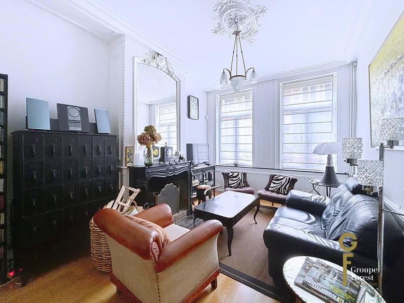 Maison - 230 m² - 8 pièces