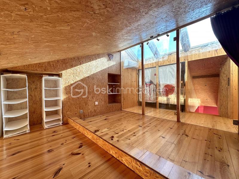 Appartement - 94 m² - 5 pièces