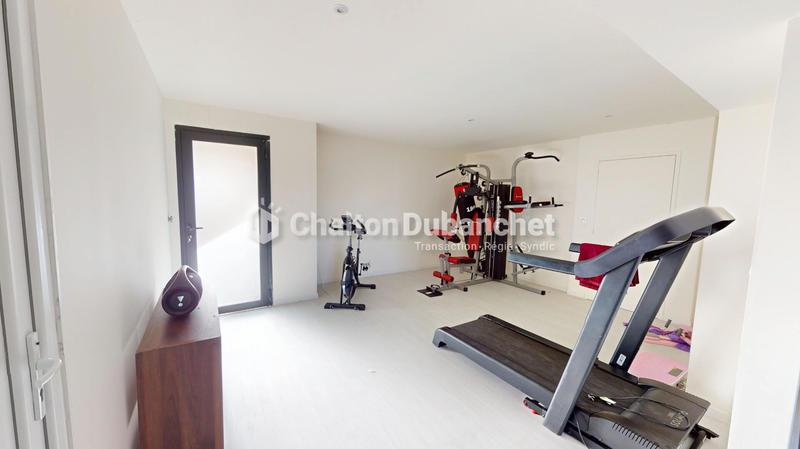 Maison - 185 m² - 7 pièces