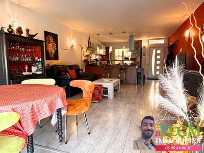 Maison - 99 m² - 5 pièces