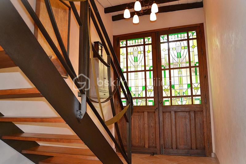 Demeure - 295 m² - 7 pièces