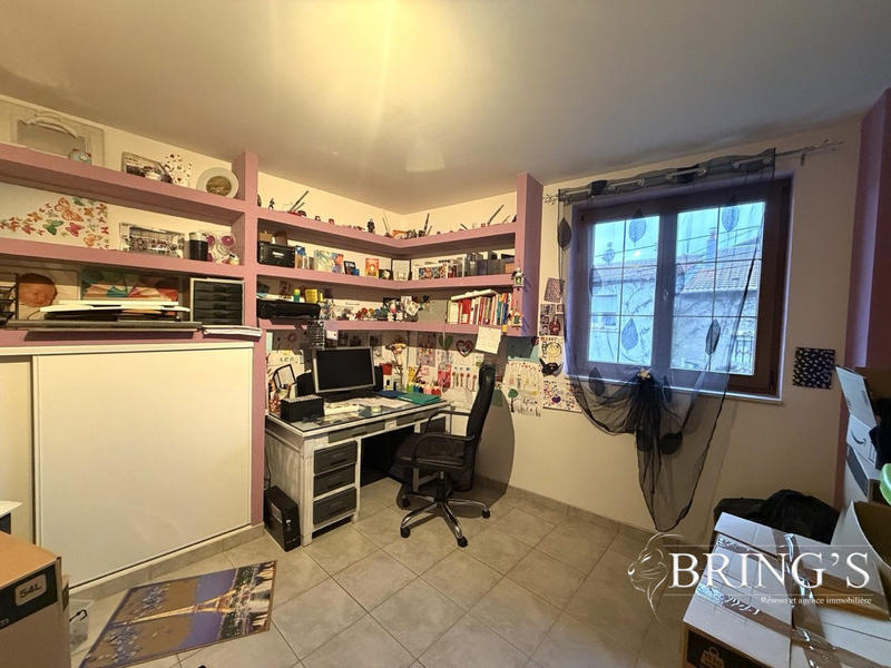 Maison - 273 m² - 7 pièces