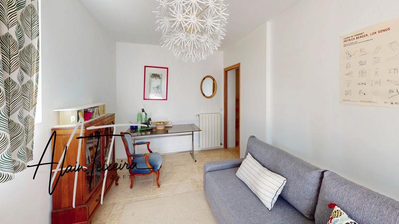 Maison - 220 m² - 8 pièces