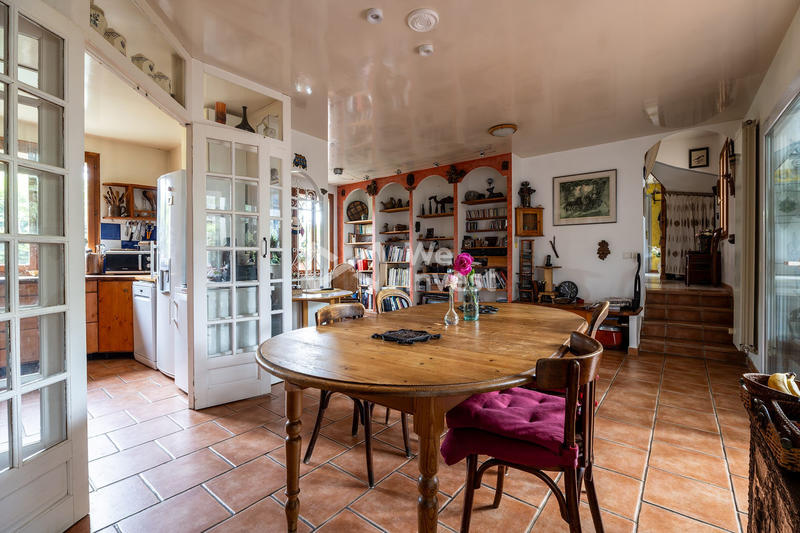 Maison - 248 m² - 8 pièces