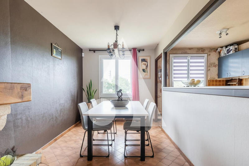 Maison - 92 m² - 5 pièces