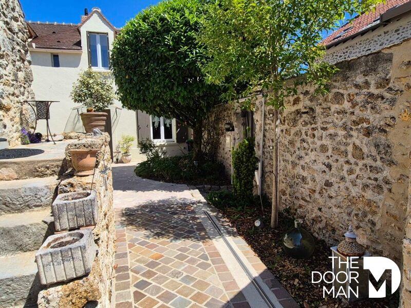 Maison ancienne - 216 m² - 8 pièces