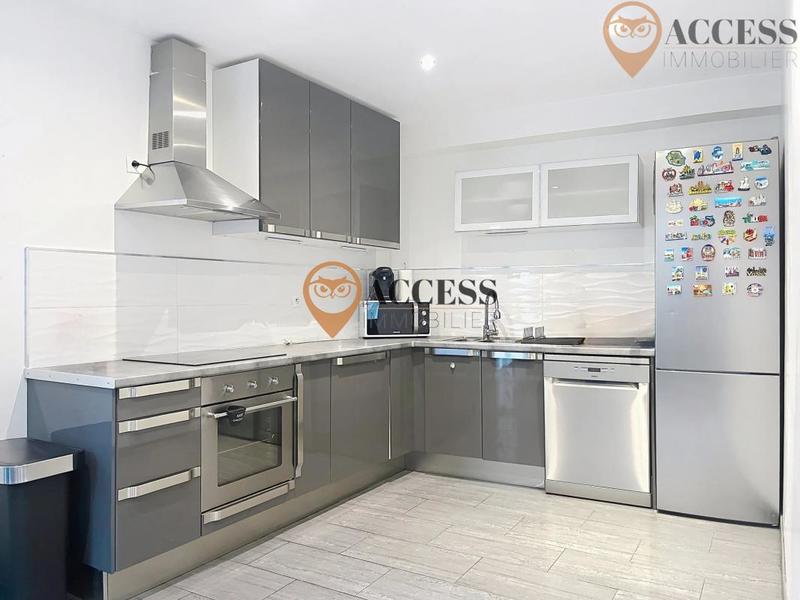 Loft - 144 m² - 6 pièces