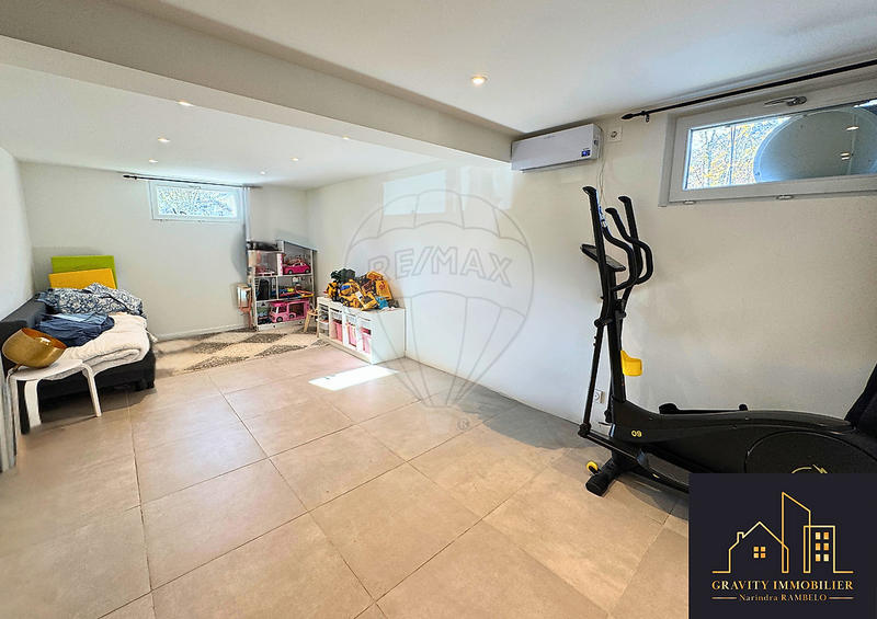 Maison - 190 m² - 6 pièces