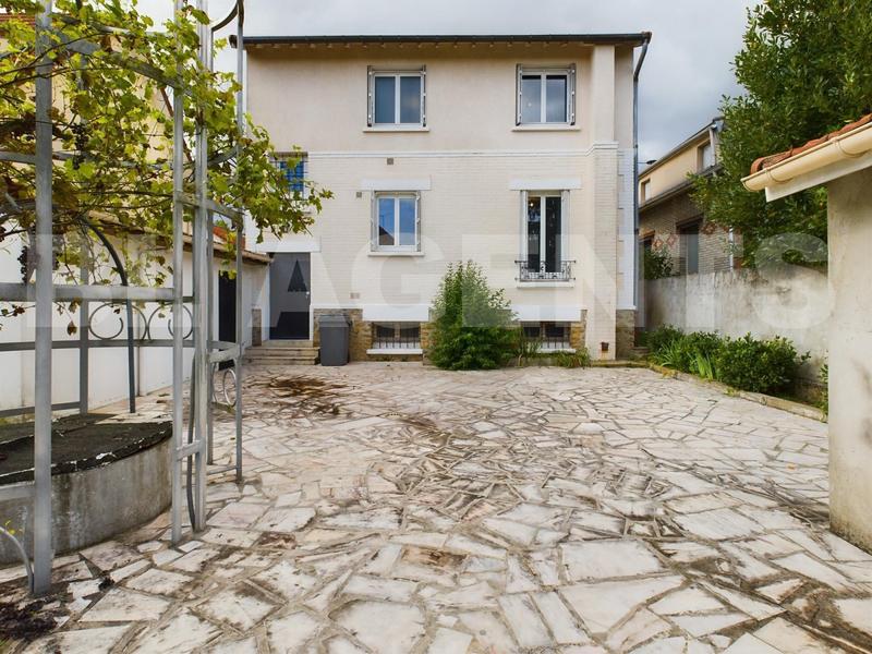 Maison - 111 m² - 5 pièces