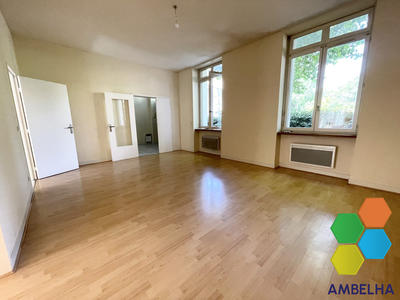 Appartement - 90 m² - 4 pièces