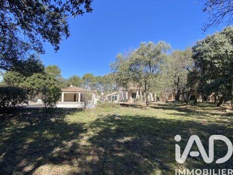 Maison - 255 m² - 7 pièces