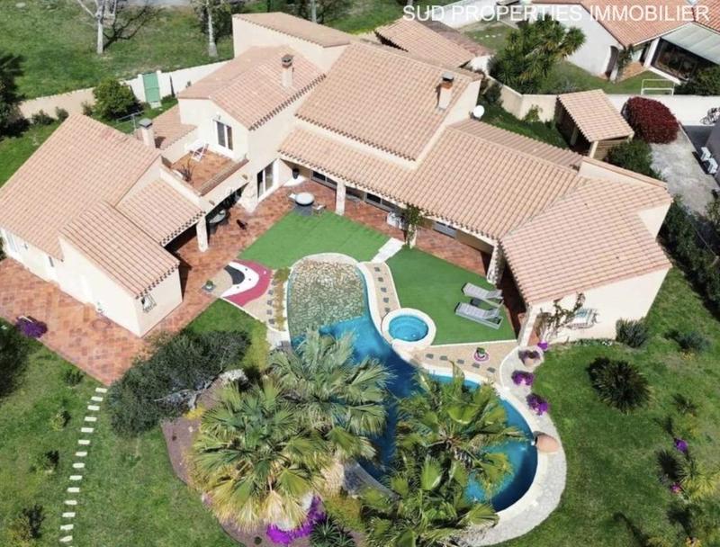 Villa - 297 m² - 7 pièces