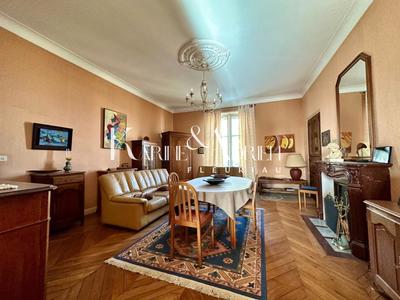 Maison - 386 m² - 10 pièces