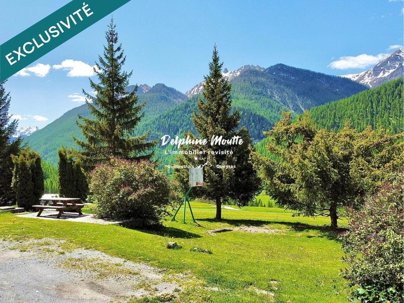 Local commercial - 1 610 m² - 46 pièces