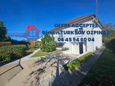 Maison traditionnelle - 80 m² - 4 pièces