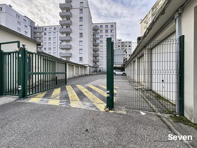 Parking / Garage - 15 m²