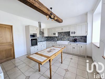 Maison - 203 m² - 9 pièces